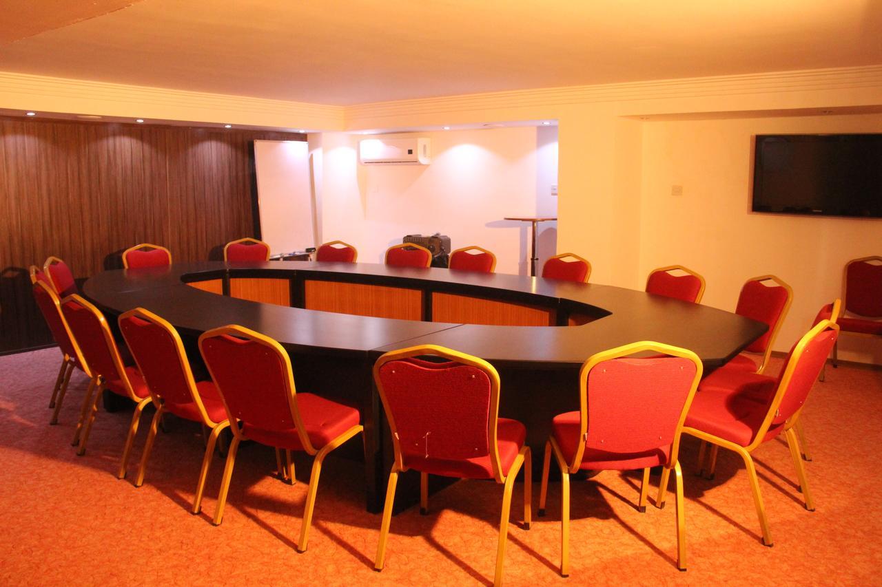 ניקוסיה City Royal Hotel And Casino מראה חיצוני תמונה